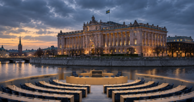 Illustration of the Swedish parliament at dusk